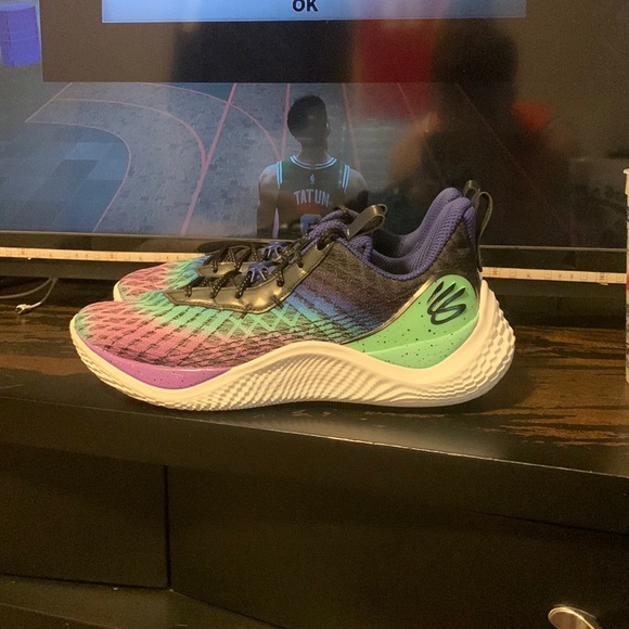 Under Armour Other - Like new curry 10 northern lights